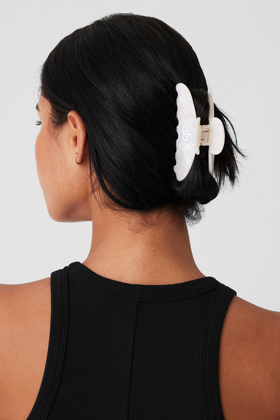 90's Claw Clip - White Pearl — Alo Yoga | Authentic India