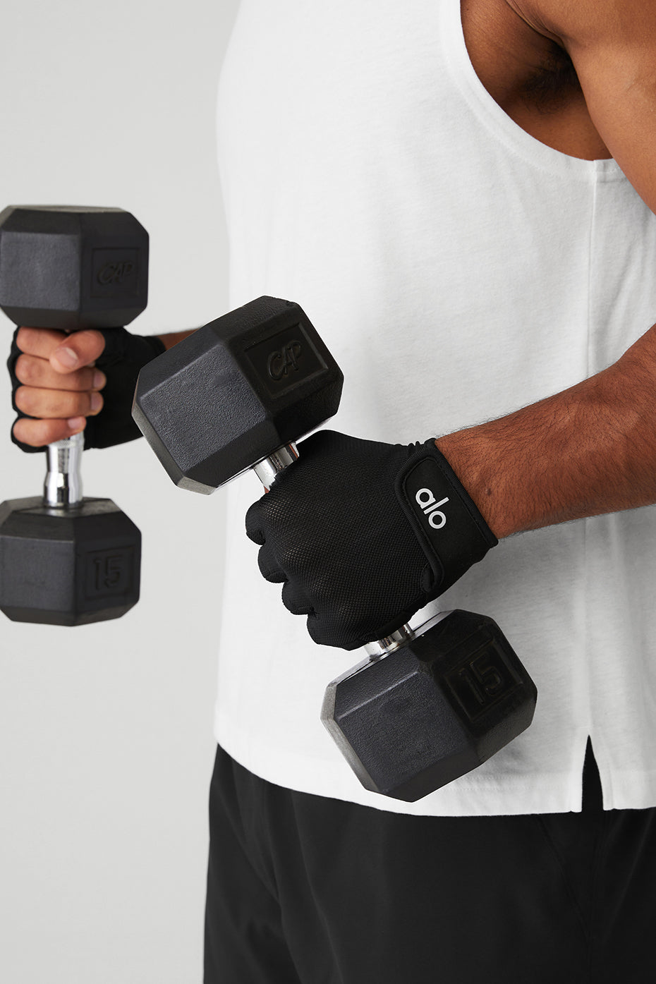 Power Moves Workout Gloves - Black — Alo Yoga | Authentic India