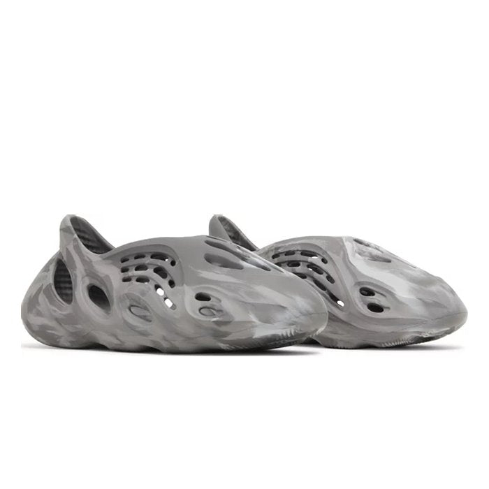 Yeezy Foam RNNR MX Granite