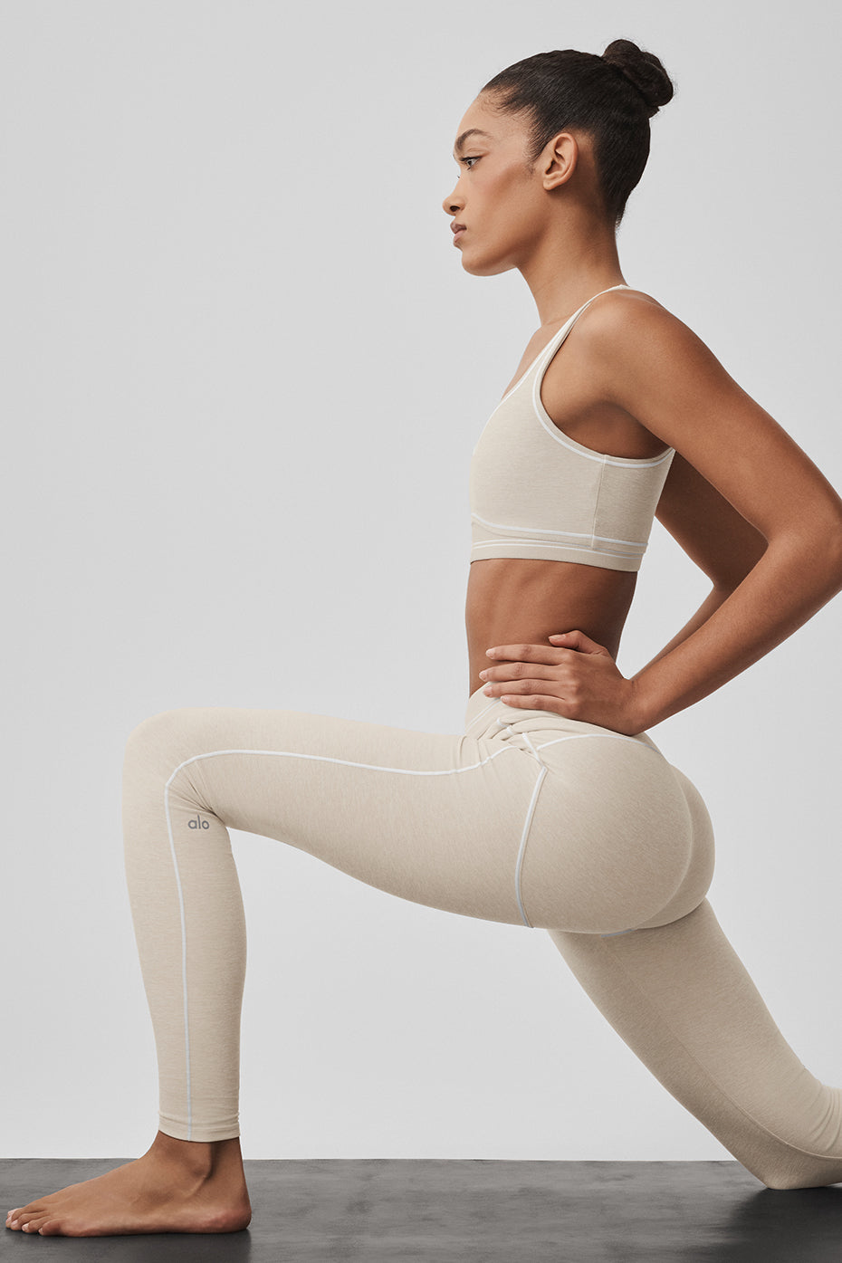 Alosoft Heart Throb Bra - Oatmeal Heather/White — Alo Yoga | Authentic India