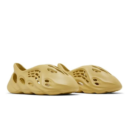 Yeezy Foam RNNR Sulfur