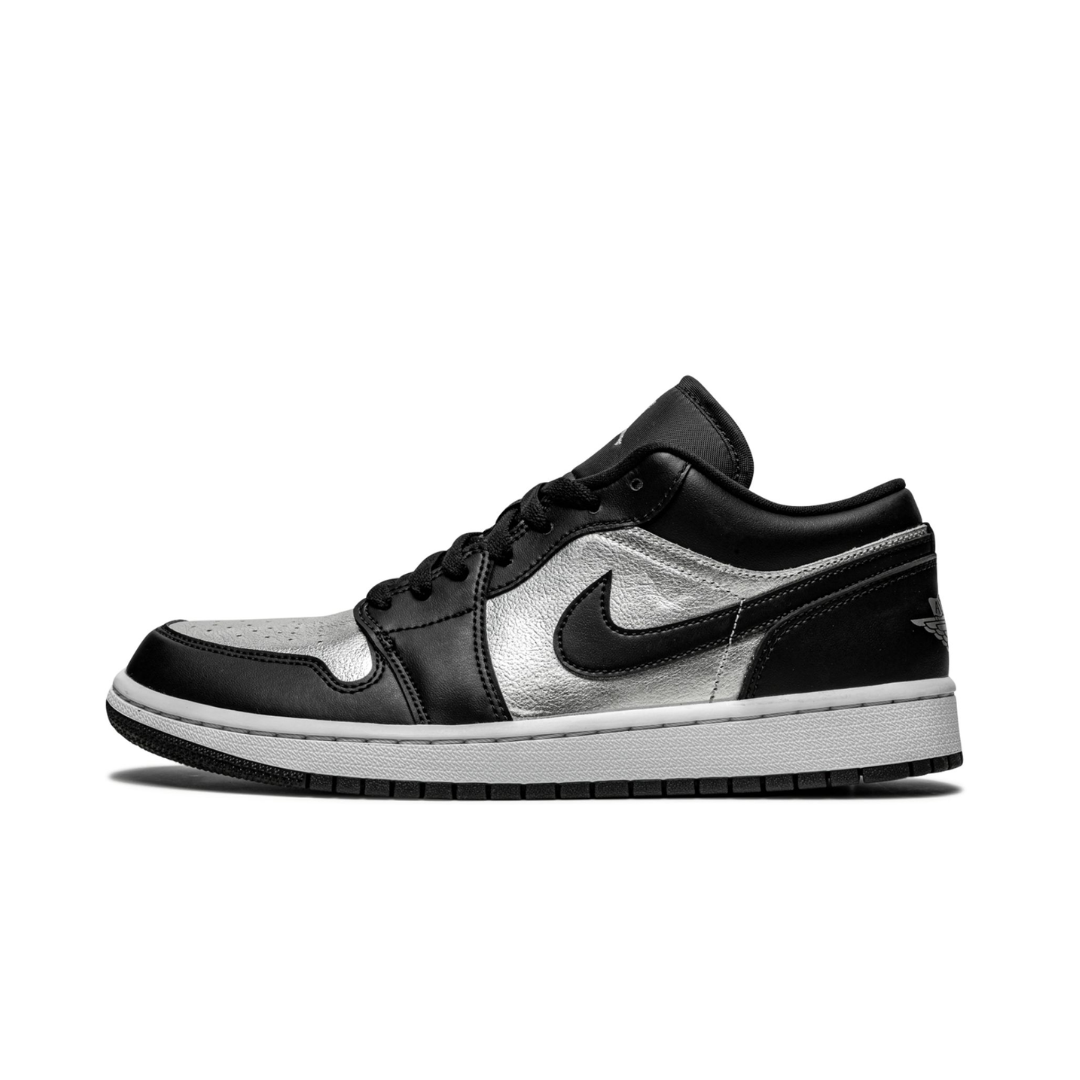 Jordan 1 Low SE Black Metallic Silver (W)
