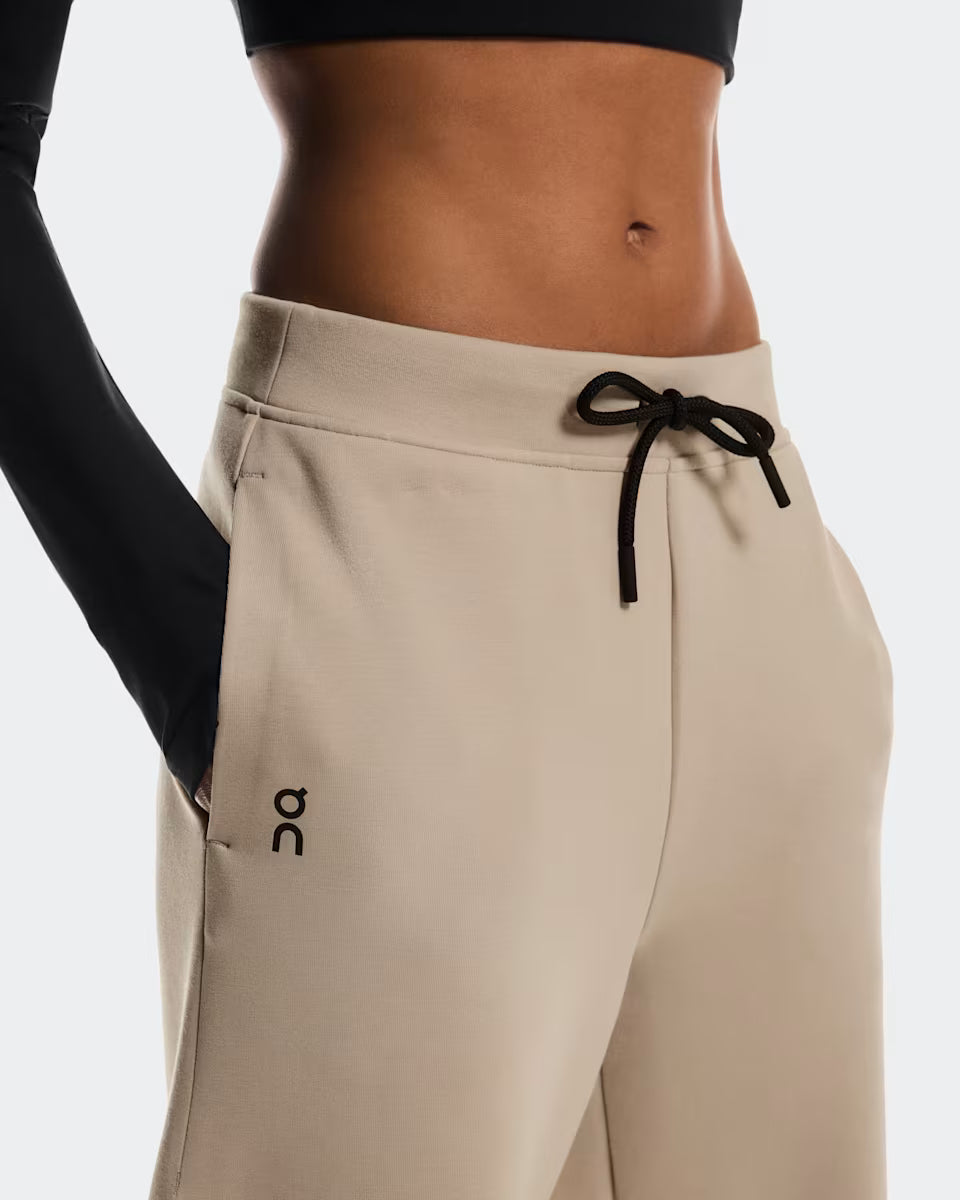 ON Focus Tech Sweatpants Desert — ON CLOTHING | Authentic India