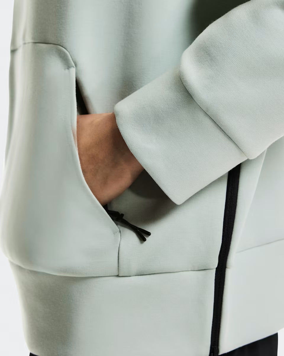ON Focus Tech Hoodie Mineral — ON CLOTHING | Authentic India