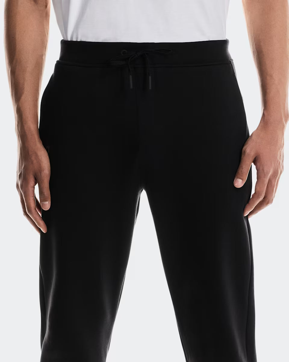 ON Focus Tech Sweatpants Black — ON CLOTHING | Authentic India