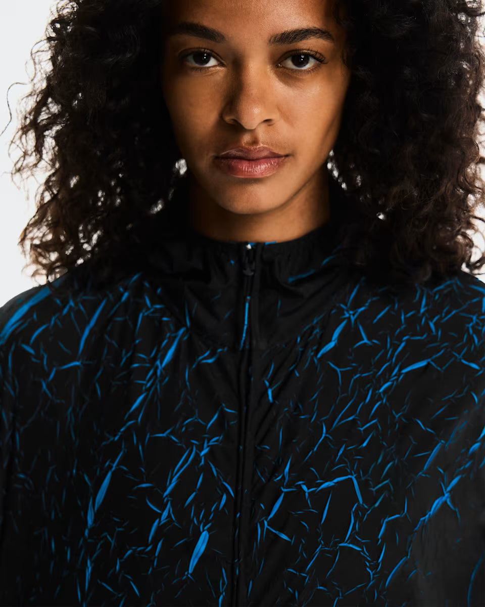 ON Womens Pace Run Jacket Malibu | Black — ON CLOTHING | Authentic India