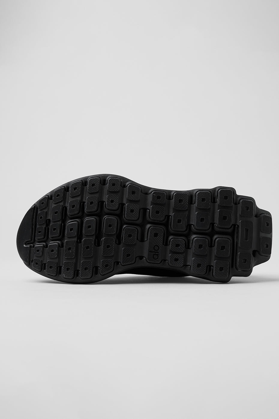 ALO Runner - Black/Black (Unisex) — Alo Yoga | Authentic India