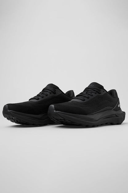 ALO Runner - Black/Black (Unisex) — Alo Yoga | Authentic India