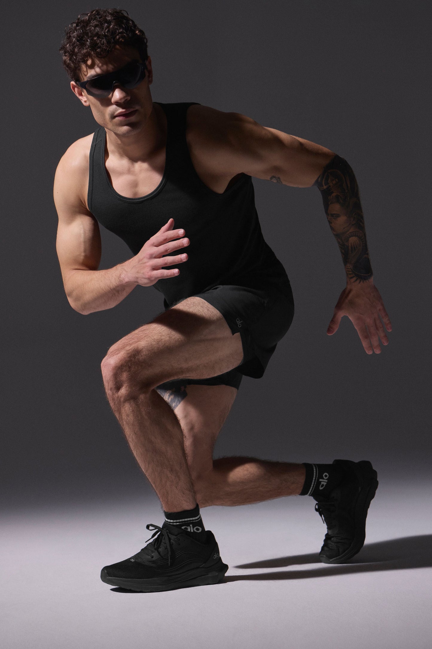 ALO Runner - Black/Black (Unisex) — Alo Yoga | Authentic India