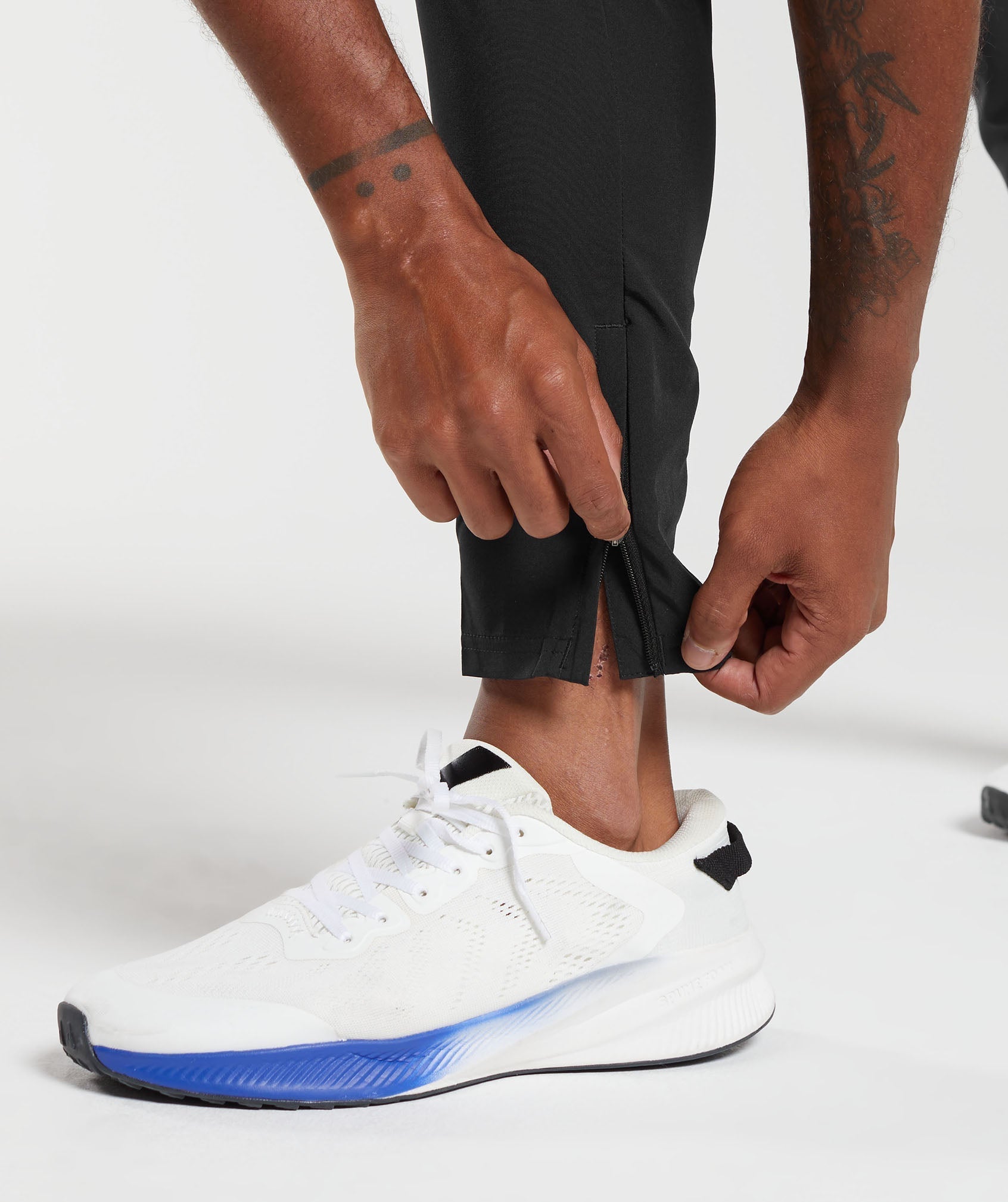 Gymshark Arrival Woven Joggers Black — Gymshark | Authentic India