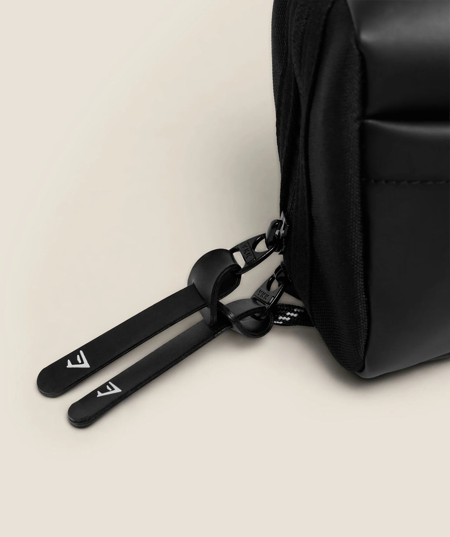 GYMSHARK Everyday Baguette Bag Black