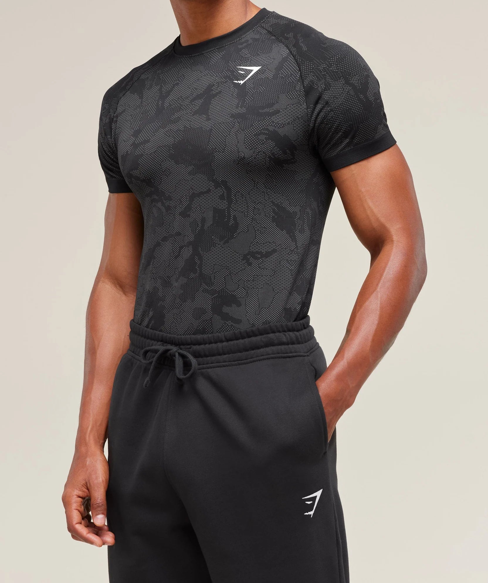 GYMSHARK Geo Seamless T Shirt Black Charcoal Grey — Gymshark | Authentic India