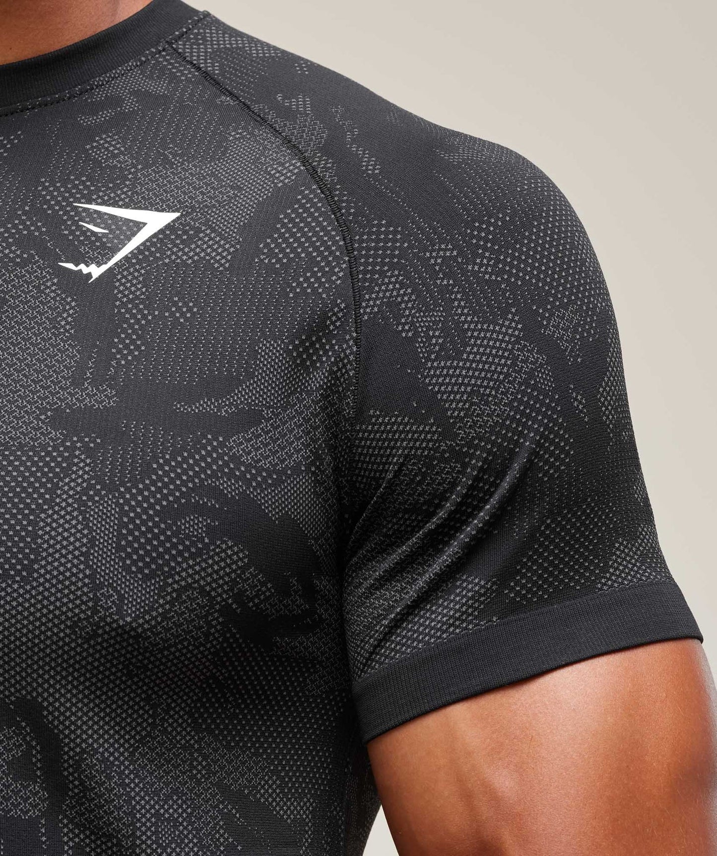 GYMSHARK Geo Seamless T Shirt Black Charcoal Grey — Gymshark | Authentic India