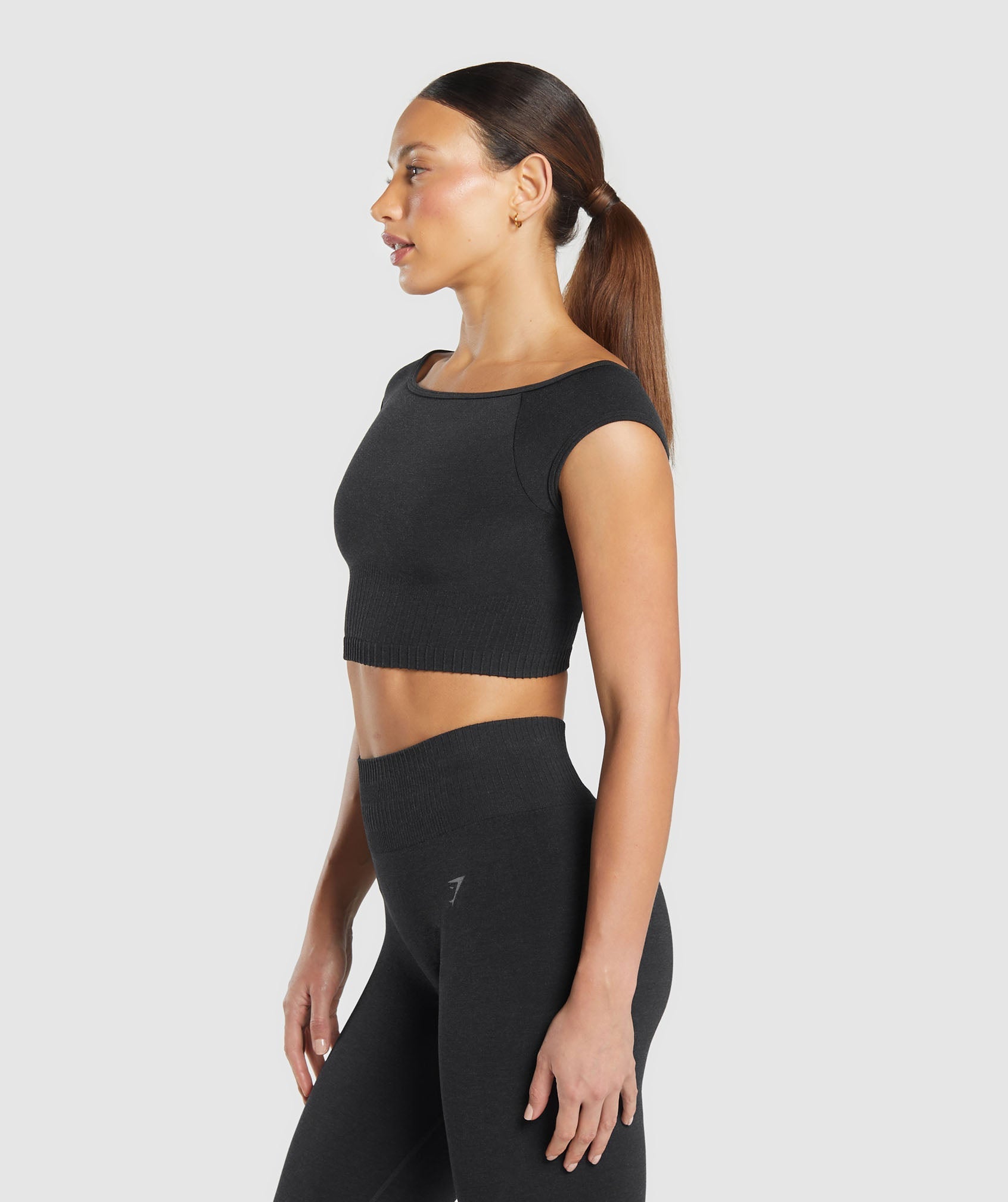 Women's Gymshark Luxe Seamless Boat Neck Crop Top Coal Marl — Gymshark | Authentic India