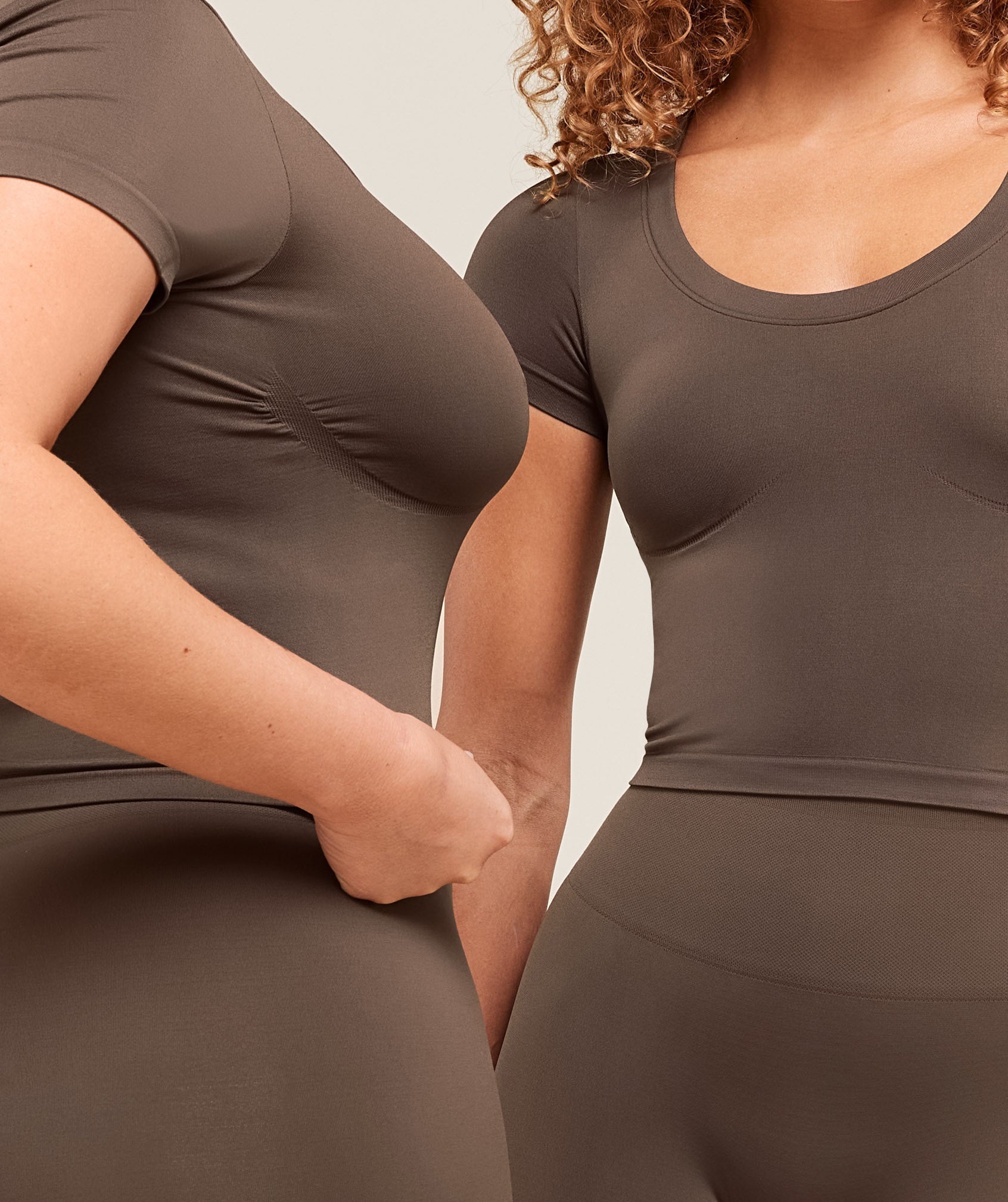 Women's Gymshark Soft Sculpt Midi T-Shirt Walnut Brown — Gymshark | Authentic India