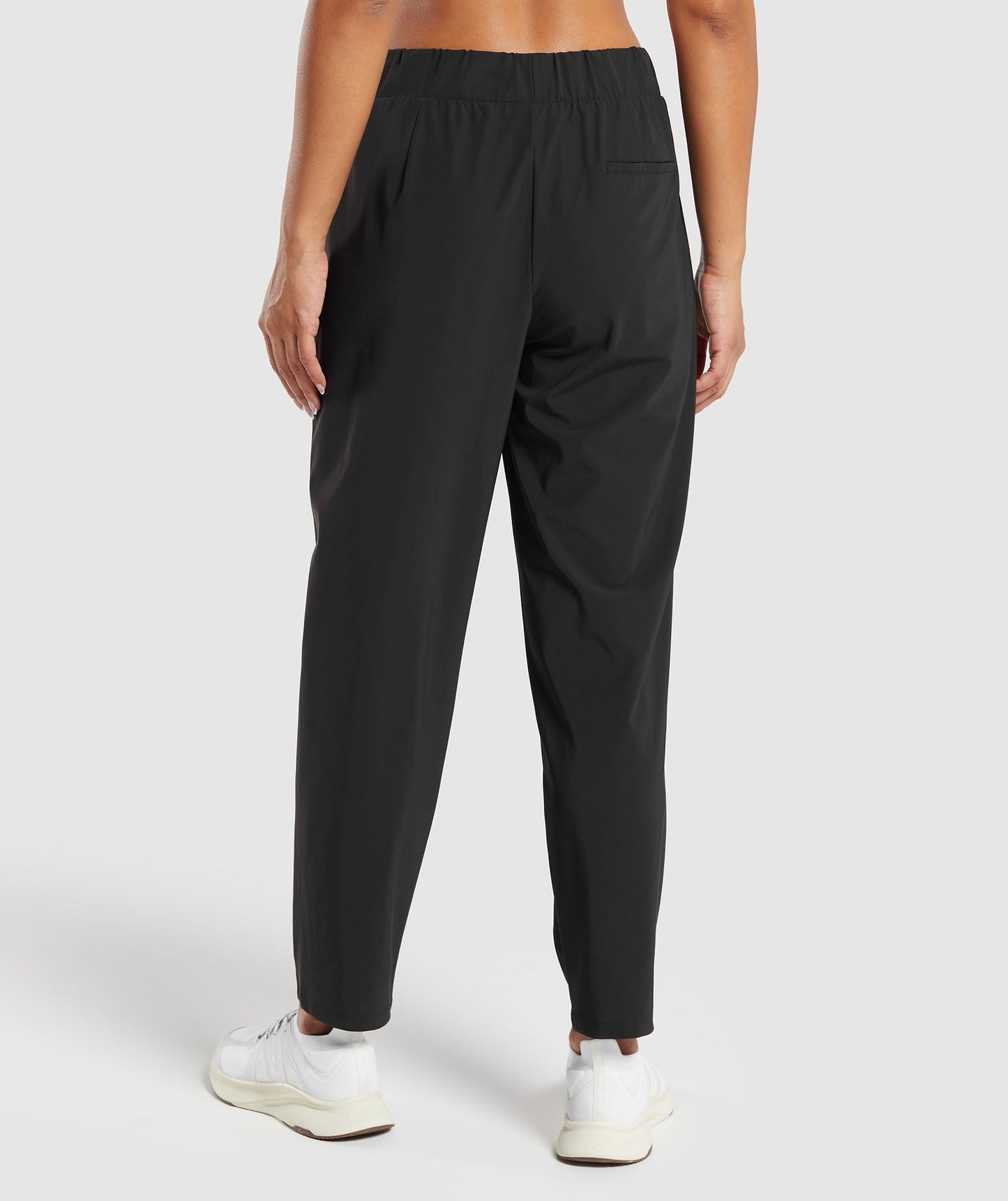 Women's Gymshark Tapered Woven Pants Black — Gymshark | Authentic India