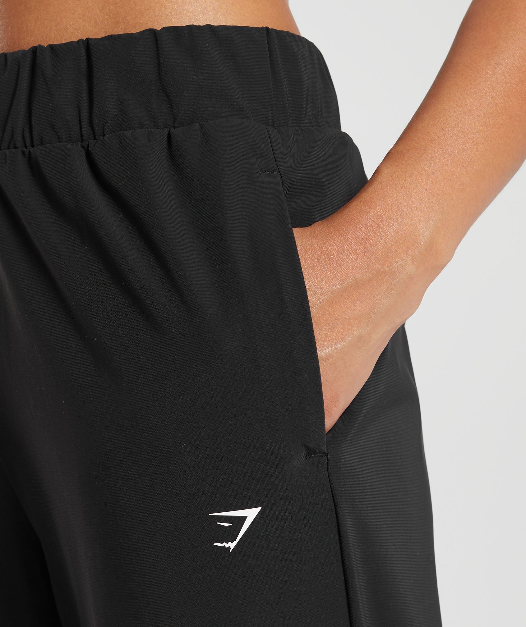 Women's Gymshark Tapered Woven Pants Black — Gymshark | Authentic India