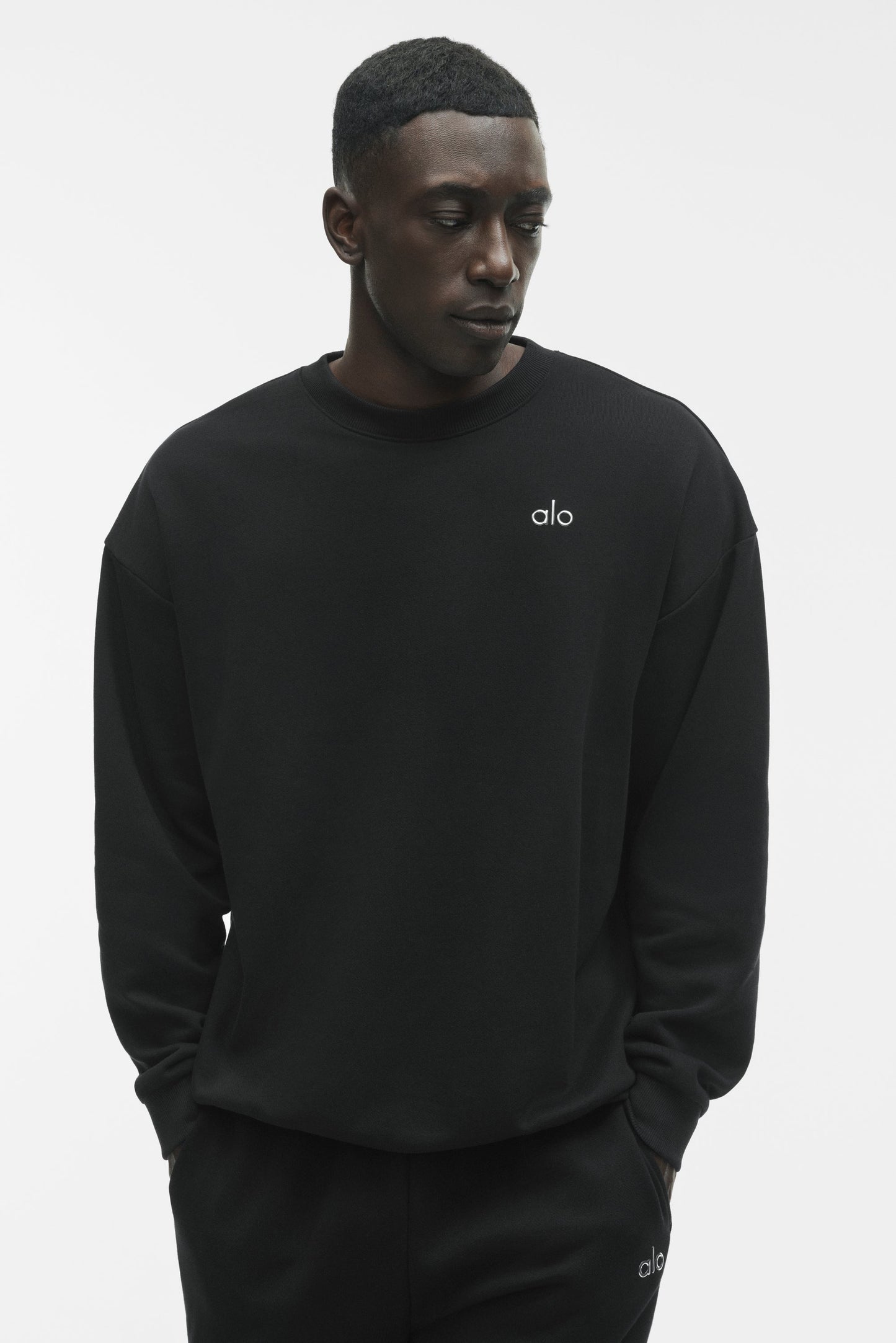 Accolade Crew Neck Pullover - Black