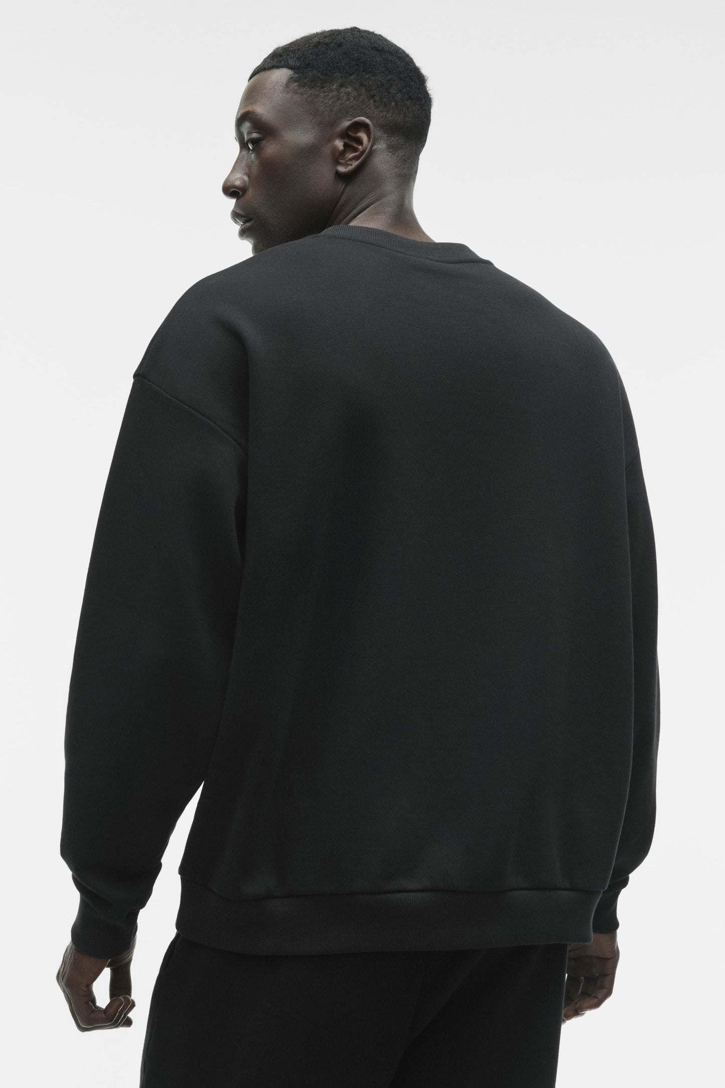 Accolade Crew Neck Pullover - Black