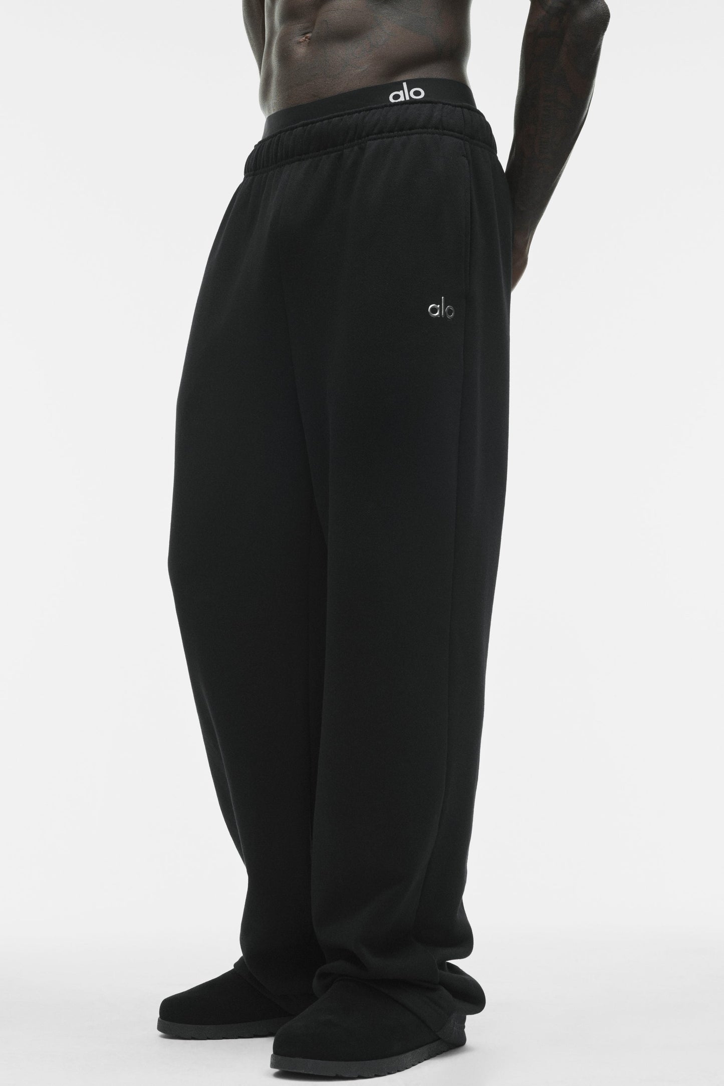Accolade Straight Leg Sweatpant - Black