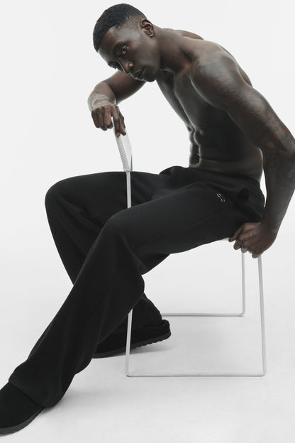 Accolade Straight Leg Sweatpant - Black