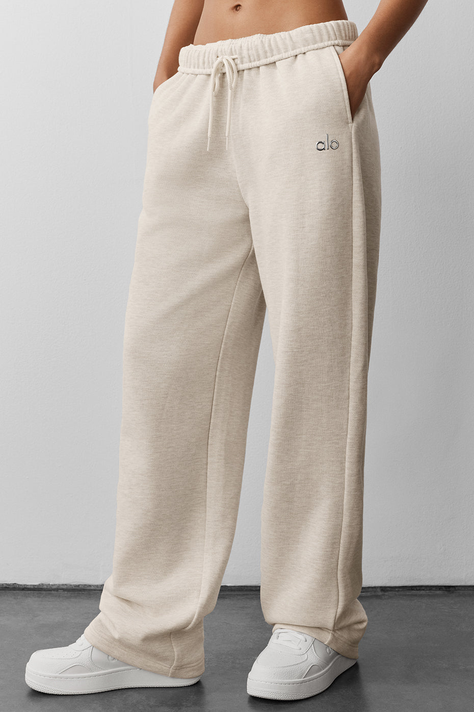 Accolade Straight Leg Sweatpant - Oatmeal Heather — Alo Yoga | Authentic India