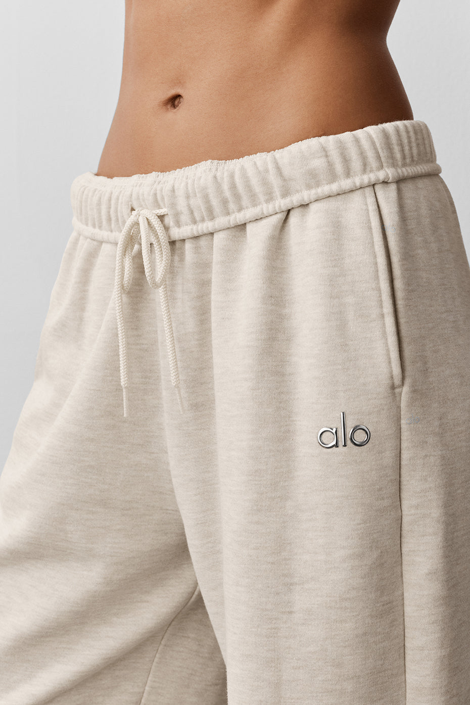 Accolade Straight Leg Sweatpant - Oatmeal Heather — Alo Yoga | Authentic India