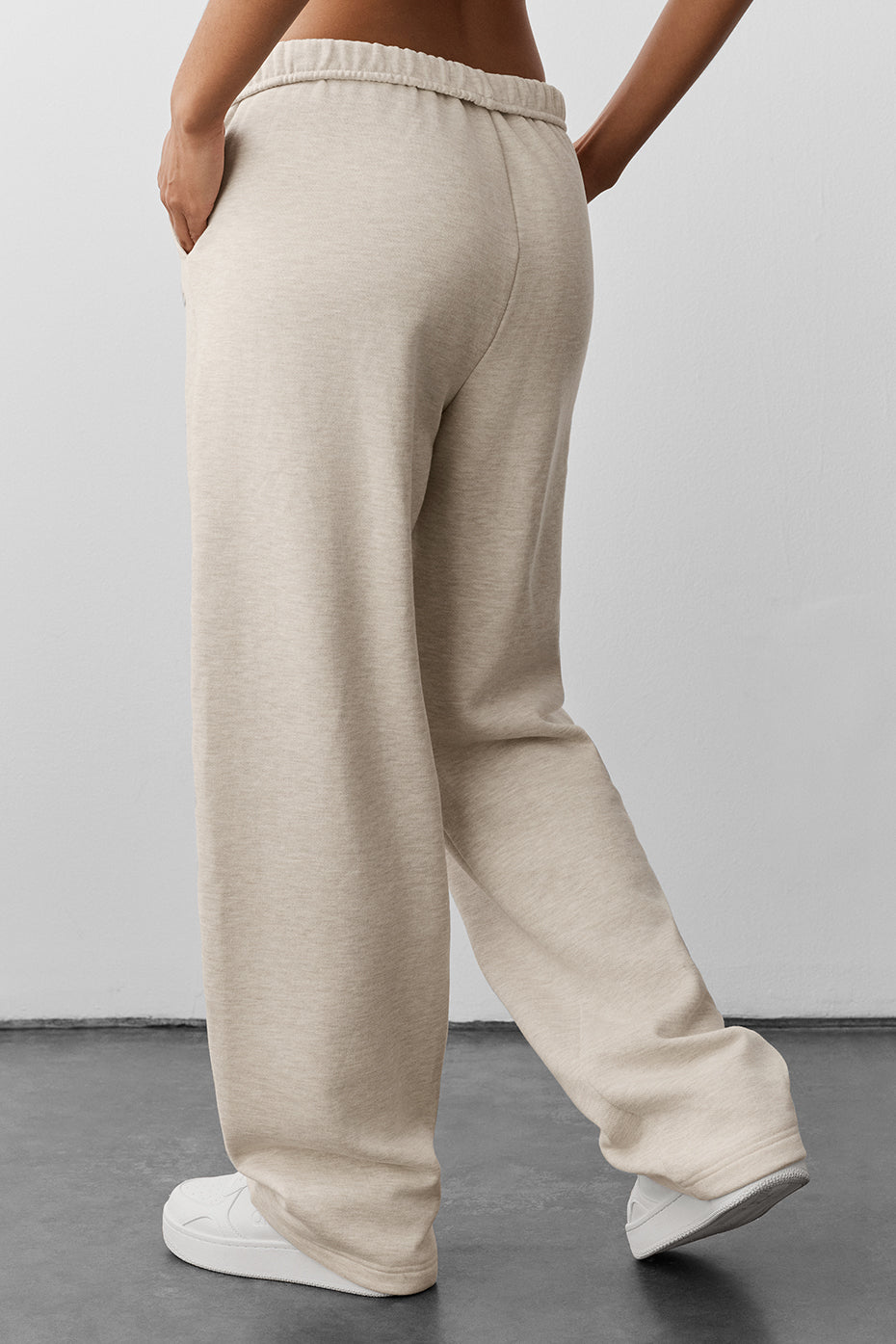 Accolade Straight Leg Sweatpant - Oatmeal Heather — Alo Yoga | Authentic India
