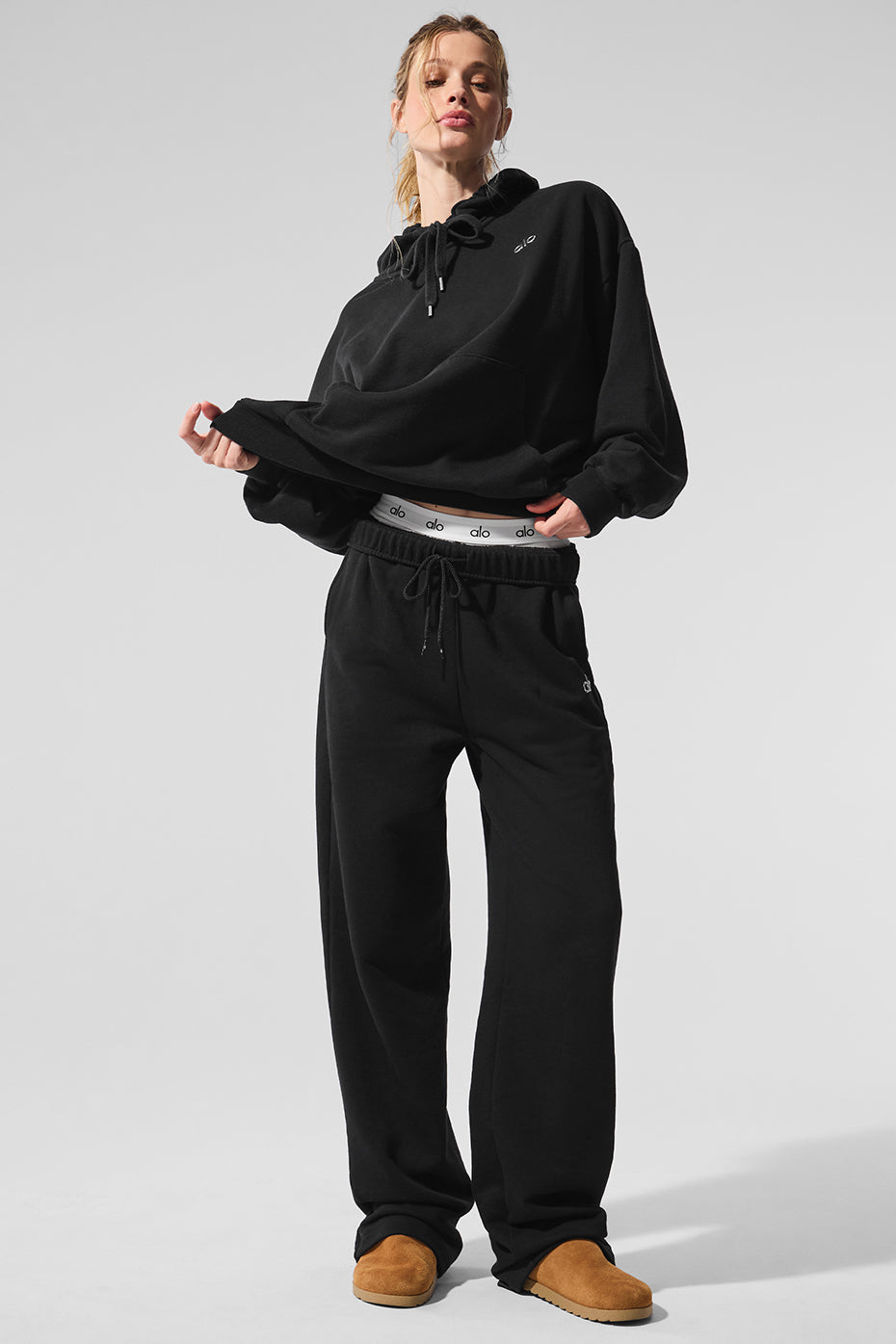 Accolade Straight Leg Sweatpant - Black — Alo Yoga | Authentic India