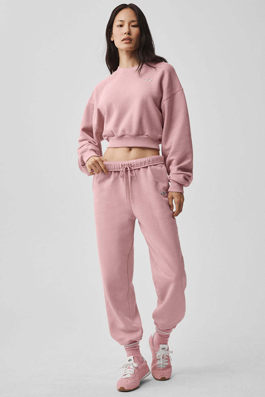 Cropped Accolade Crewneck - Vintage Pink — Alo Yoga | Authentic India