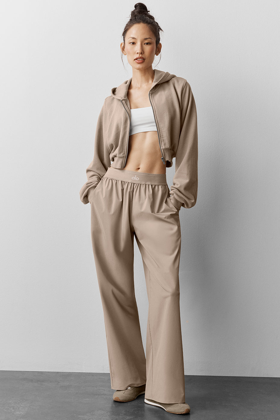 Suit Up Trouser (Regular) - Gravel — Alo Yoga | Authentic India