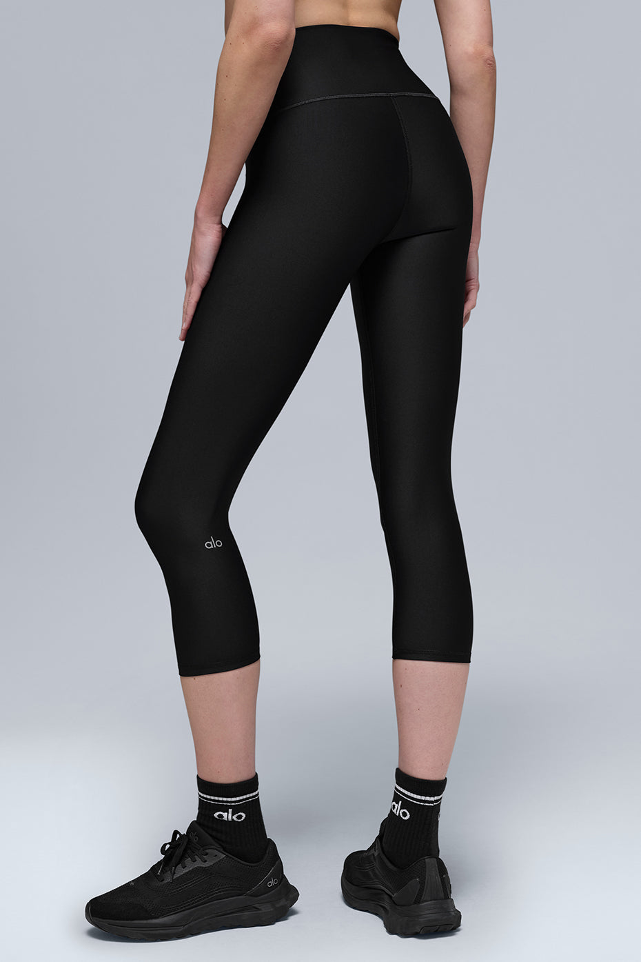 High-Waist Airlift Capri - Black — Alo Yoga | Authentic India