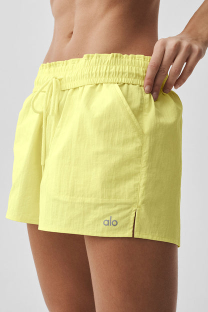 Alumni Short - Sunshine — Alo Yoga | Authentic India