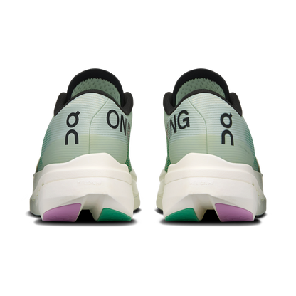 On Running Men's Cloudboom Volt Iceberg | Mantis