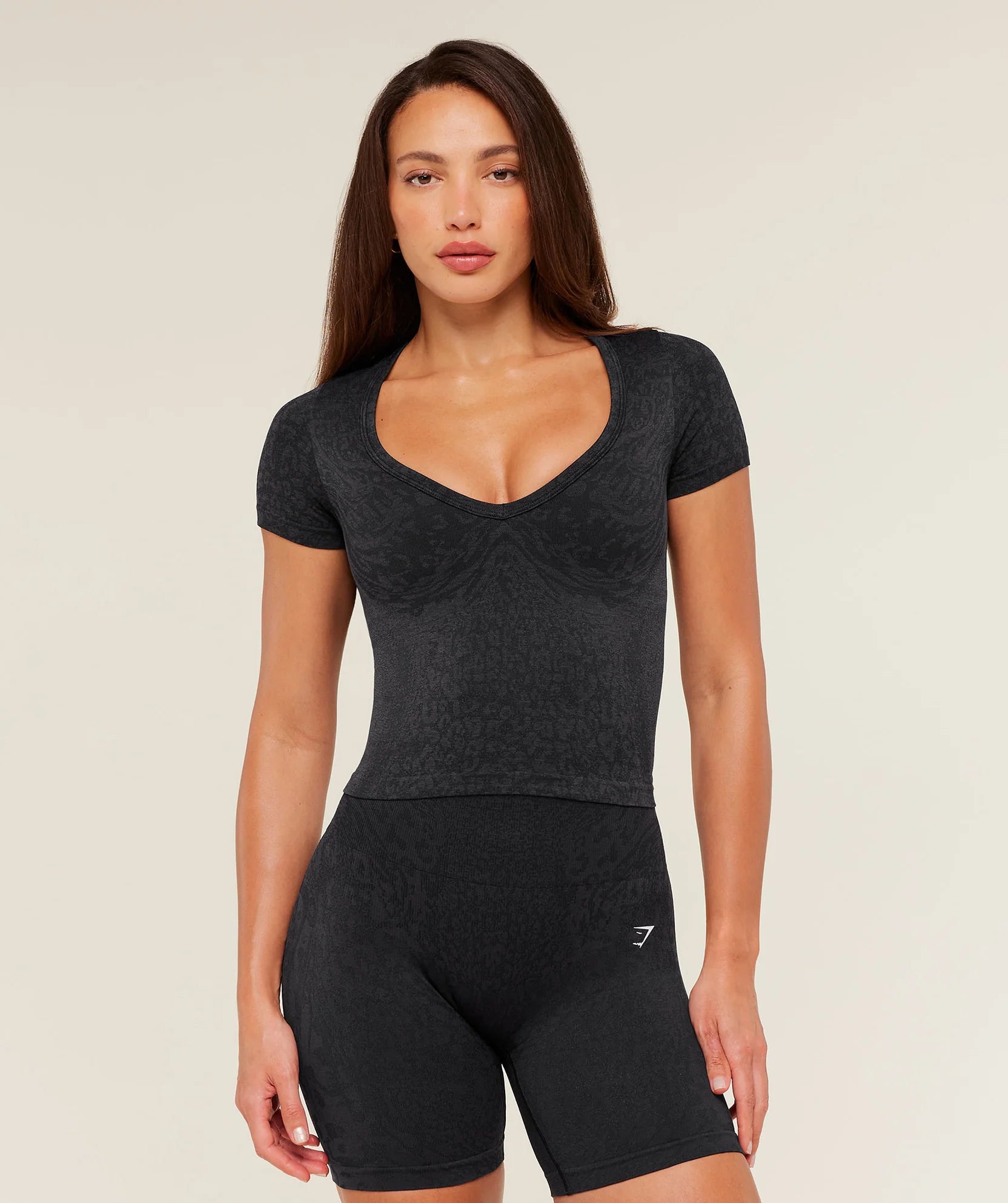GYMSHARK Adapt Animal X Whitney Short Sleeve Top T-Shirt Black — Gymshark | Authentic India