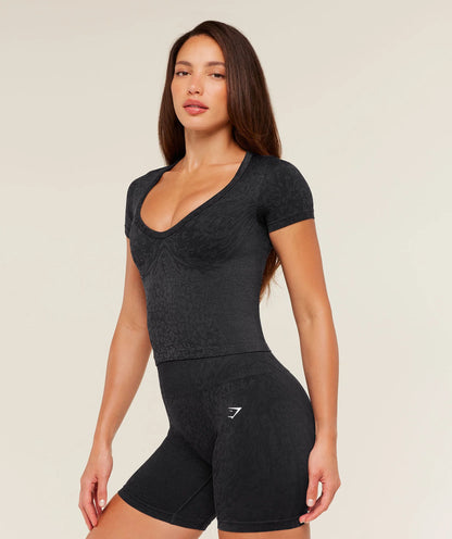 GYMSHARK Adapt Animal X Whitney Short Sleeve Top T-Shirt Black — Gymshark | Authentic India
