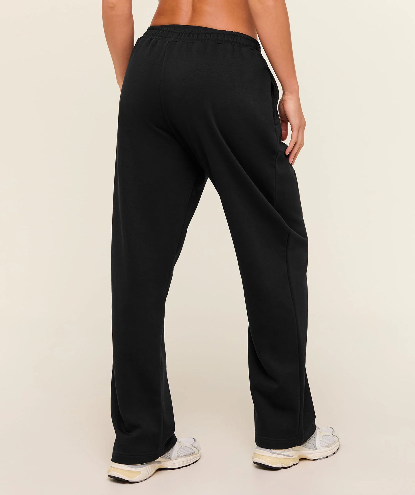 GYMSHARK Training Fleece Straight Leg Joggers Black — Gymshark | Authentic India