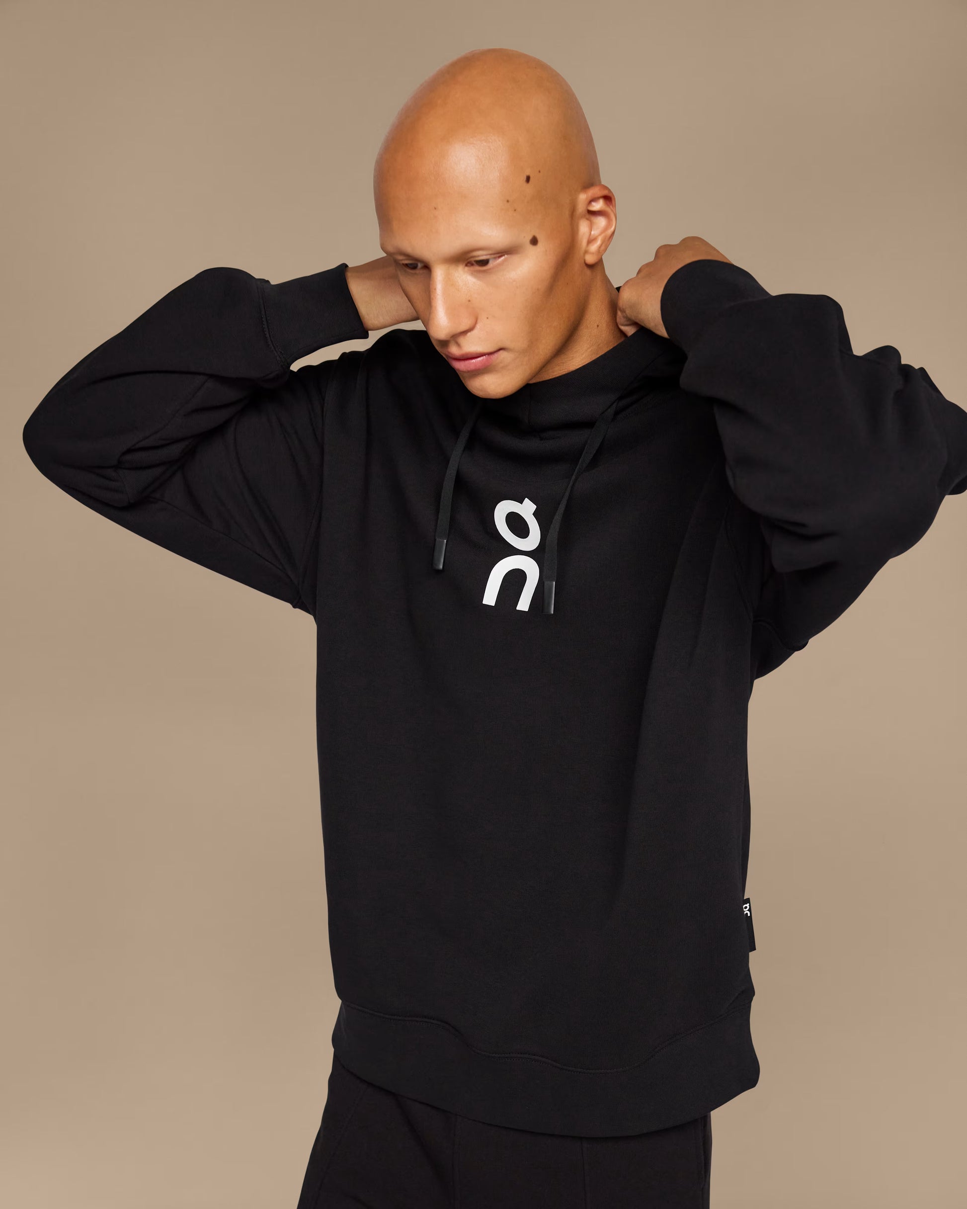 ON Club Hoodie Black — ON CLOTHING | Authentic India