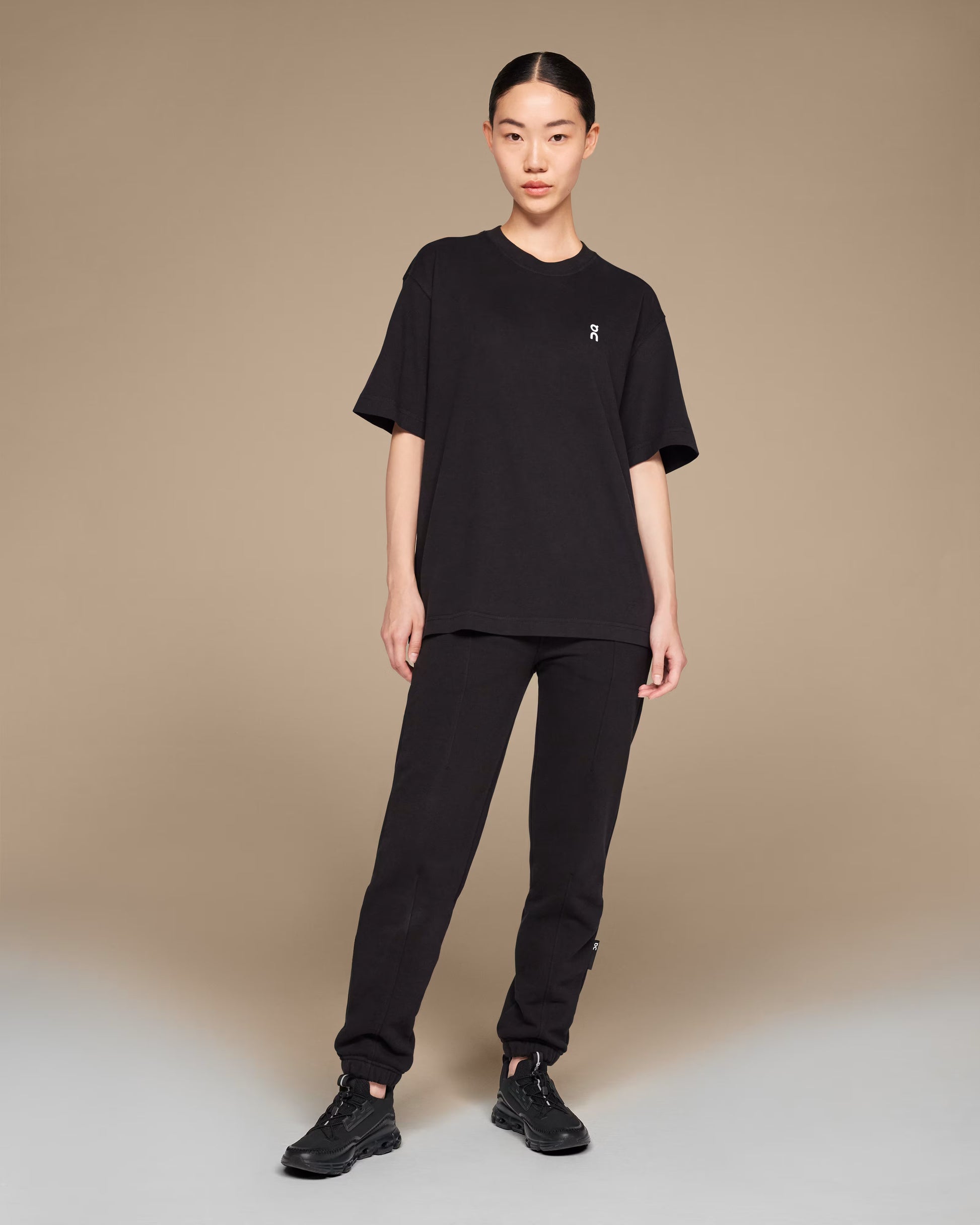 ON Club-T Black — ON CLOTHING | Authentic India