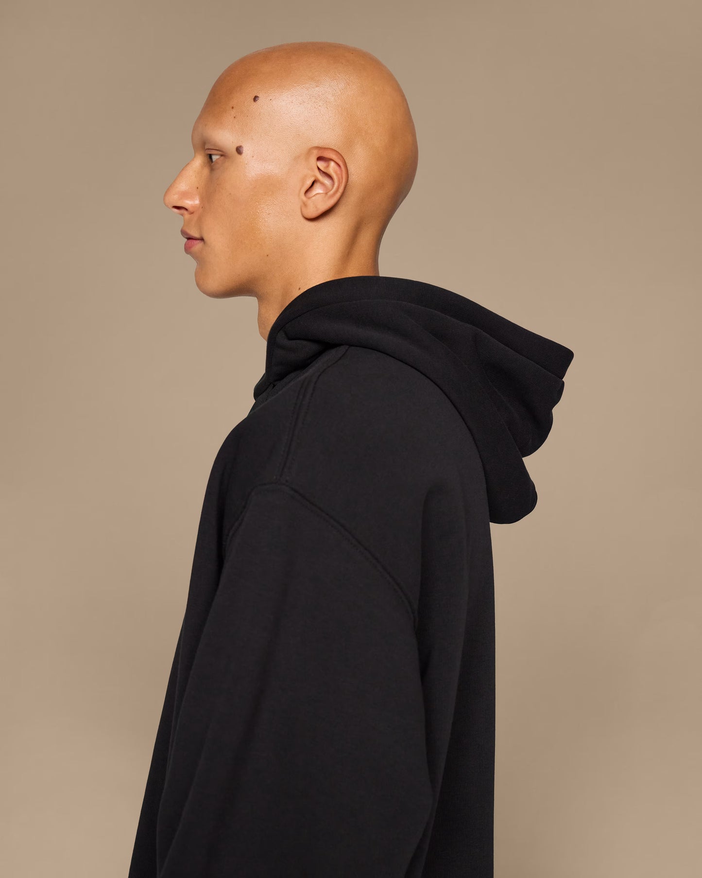 ON Club Hoodie Black — ON CLOTHING | Authentic India